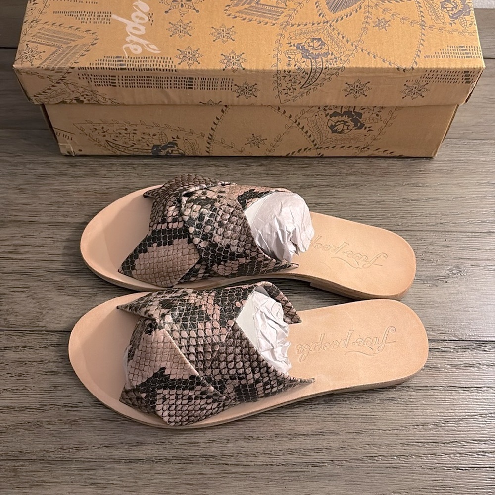 NIB [Free People] Rio Vista Brown Snake Slip-On Sandals Womens EU 36 / US 5.5 - Picture 4 of 15
